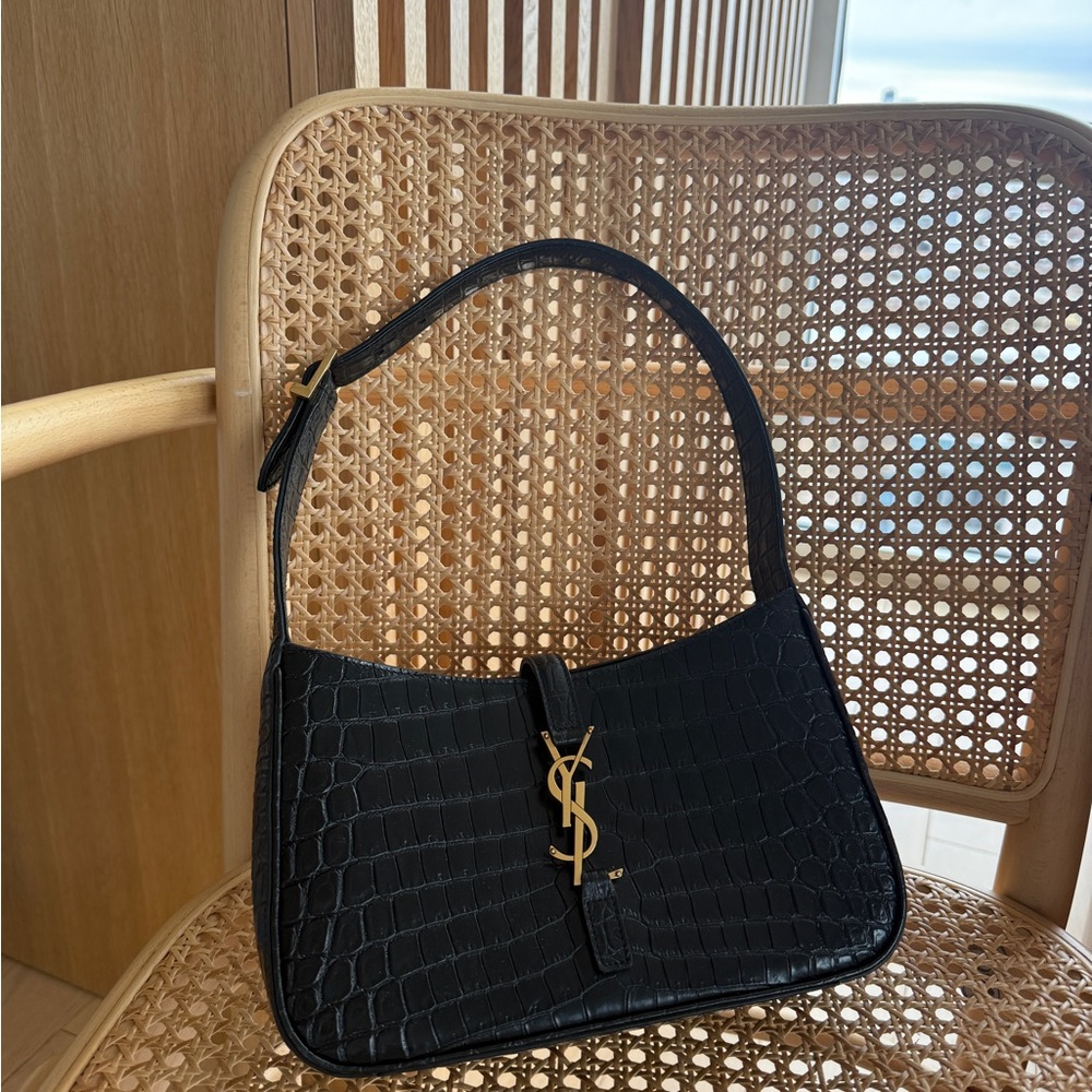 SAINT LAURENT Le 5 à 7 croc-effect leather shoulder bag